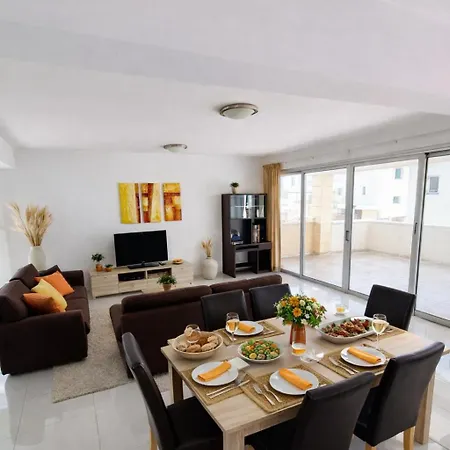 Modern Villa, 4 Bedrooms, Private Pool, Close To Coral Bay Strip Peyia