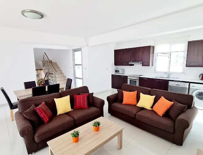 Vilă Modern Villa, 4 Bedrooms, Private Pool, Close To Coral Bay Strip *