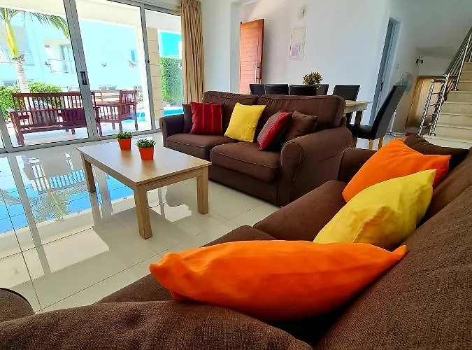 Modern Villa, 4 Bedrooms, Private Pool, Close To Coral Bay Strip Peyia