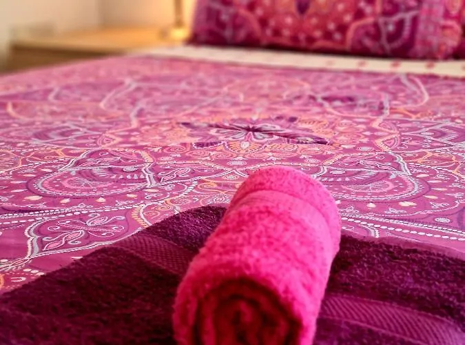 Modern Villa, 4 Bedrooms, Private Pool, Close To Coral Bay Strip