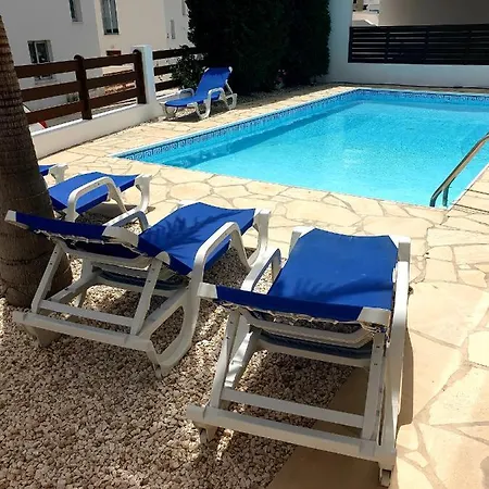 Villa Modern Villa, 4 Bedrooms, Private Pool, Close To Coral Bay Strip