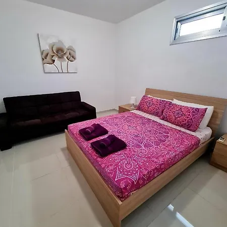 Modern Villa, 4 Bedrooms, Private Pool, Close To Coral Bay Strip * Peyia