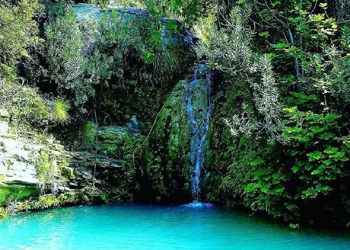 Modern Villa, 4 Bedrooms, Private Pool, Close To Coral Bay Strip Villa *