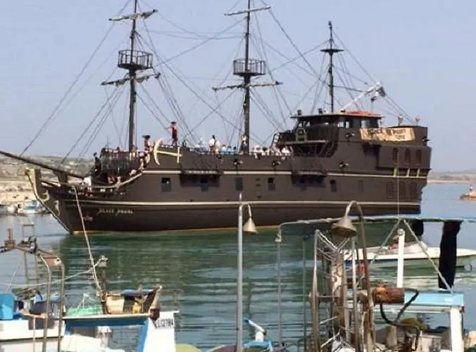 Villa Modern Villa, 4 Bedrooms, Private Pool, Close To Coral Bay Strip