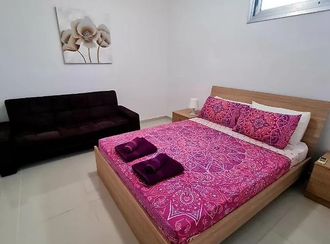 Modern Villa, 4 Bedrooms, Private Pool, Close To Coral Bay Strip * Peyia