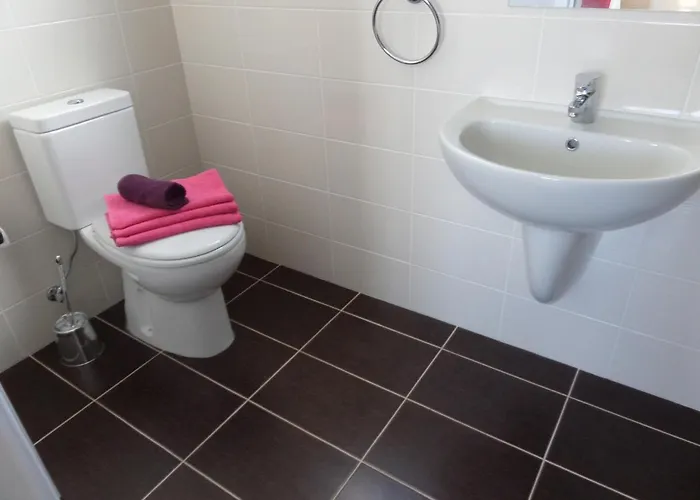 Modern Villa, 4 Bedrooms, Private Pool, Close To Coral Bay Strip Peyia